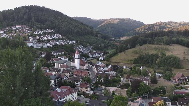 Dieses Bild zeigt eine Webcam-Aufnahme von Ottenhöfen, aufgenommen am Mittwoch, den 29.07.2026 um 06:50 Uhr