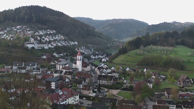 Dieses Bild zeigt eine Webcam-Aufnahme von Ottenhöfen, aufgenommen am Mittwoch, den 15.04.2026 um 07:10 Uhr