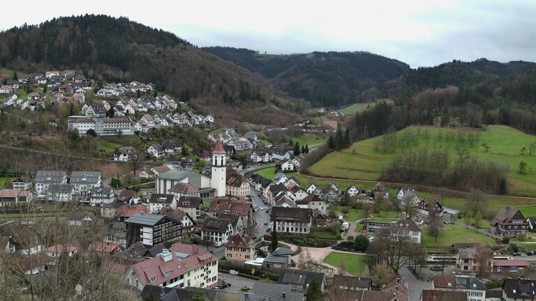 Dieses Bild zeigt eine Webcam-Aufnahme von Ottenhöfen, aufgenommen am Samstag, den 04.04.2026 um 11:50 Uhr