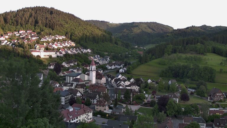 Dieses Bild zeigt eine Webcam-Aufnahme von Ottenhöfen, aufgenommen am Donnerstag, den 21.05.2026 um 20:40 Uhr