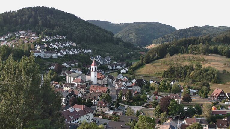 Dieses Bild zeigt eine Webcam-Aufnahme von Ottenhöfen, aufgenommen am Sonntag, den 26.07.2026 um 07:20 Uhr