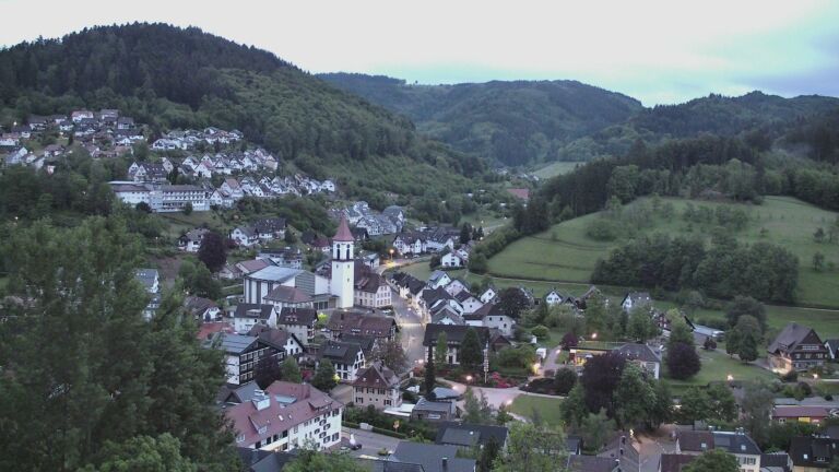 Dieses Bild zeigt eine Webcam-Aufnahme von Ottenhöfen, aufgenommen am Freitag, den 15.05.2026 um 05:30 Uhr