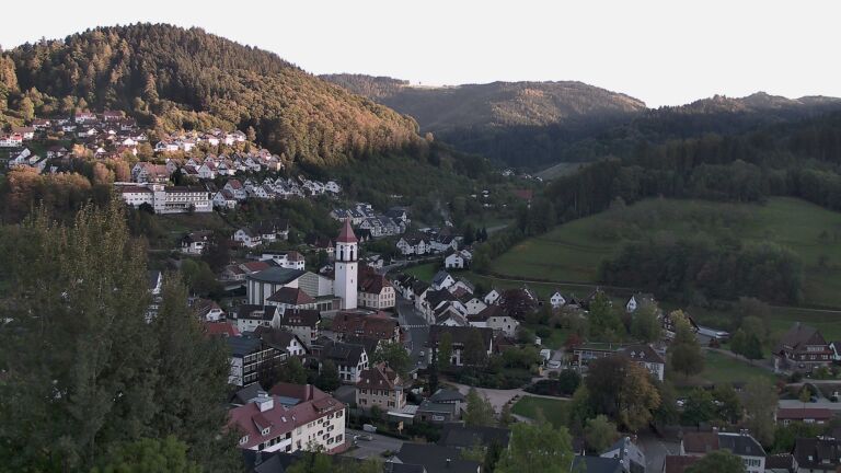Dieses Bild zeigt eine Webcam-Aufnahme von Ottenhöfen, aufgenommen am Mittwoch, den 14.10.2026 um 17:50 Uhr