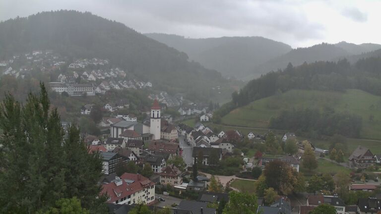 Dieses Bild zeigt eine Webcam-Aufnahme von Ottenhöfen, aufgenommen am Samstag, den 24.10.2026 um 17:10 Uhr