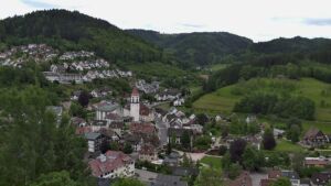 Dieses Bild zeigt eine Webcam-Aufnahme von Ottenhöfen, aufgenommen am Dienstag, den 19.05.2026 um 18:20 Uhr