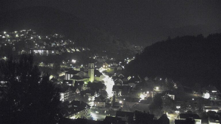 Dieses Bild zeigt eine Webcam-Aufnahme von Ottenhöfen, aufgenommen am Dienstag, den 13.10.2026 um 19:40 Uhr