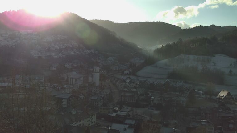 Dieses Bild zeigt eine Webcam-Aufnahme von Ottenhöfen, aufgenommen am Dienstag, den 30.12.2025 um 10:00 Uhr