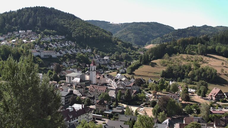Dieses Bild zeigt eine Webcam-Aufnahme von Ottenhöfen, aufgenommen am Donnerstag, den 13.08.2026 um 10:20 Uhr