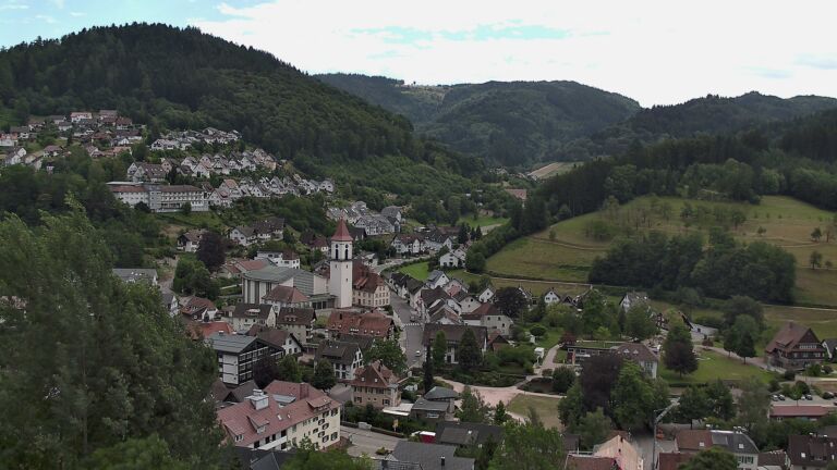 Dieses Bild zeigt eine Webcam-Aufnahme von Ottenhöfen, aufgenommen am Mittwoch, den 08.07.2026 um 14:00 Uhr