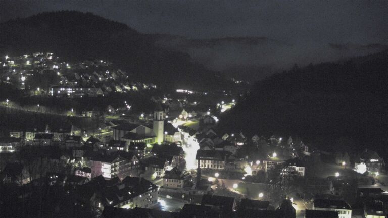 Dieses Bild zeigt eine Webcam-Aufnahme von Ottenhöfen, aufgenommen am Sonntag, den 12.04.2026 um 21:00 Uhr