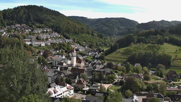 Dieses Bild zeigt eine Webcam-Aufnahme von Ottenhöfen, aufgenommen am Samstag, den 19.09.2026 um 15:30 Uhr