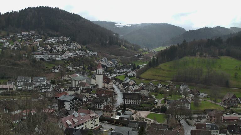 Dieses Bild zeigt eine Webcam-Aufnahme von Ottenhöfen, aufgenommen am Dienstag, den 31.03.2026 um 13:10 Uhr