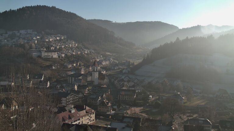 Dieses Bild zeigt eine Webcam-Aufnahme von Ottenhöfen, aufgenommen am Sonntag, den 28.12.2025 um 14:20 Uhr