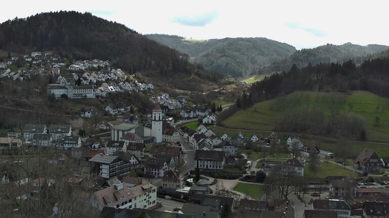 Dieses Bild zeigt eine Webcam-Aufnahme von Ottenhöfen, aufgenommen am Sonntag, den 01.03.2026 um 13:00 Uhr