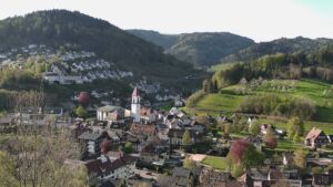 Dieses Bild zeigt eine Webcam-Aufnahme von Ottenhöfen, aufgenommen am Samstag, den 18.04.2026 um 08:40 Uhr