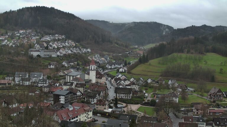 Dieses Bild zeigt eine Webcam-Aufnahme von Ottenhöfen, aufgenommen am Samstag, den 04.04.2026 um 12:10 Uhr