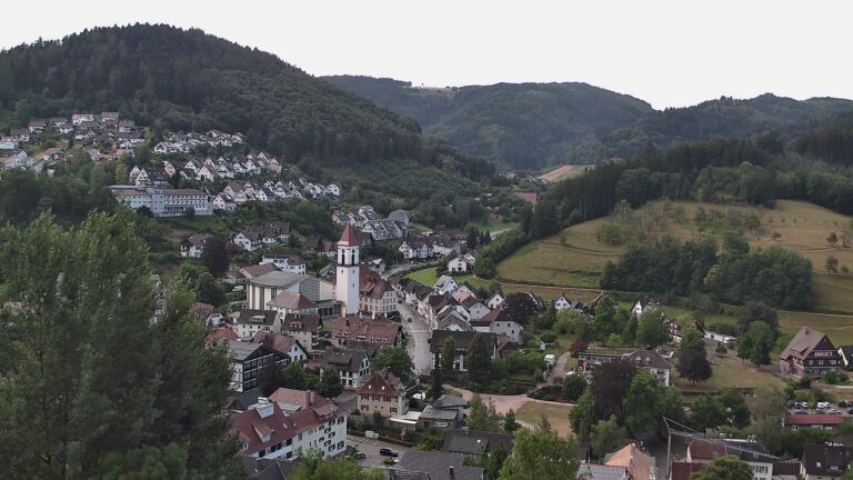Dieses Bild zeigt eine Webcam-Aufnahme von Ottenhöfen, aufgenommen am Dienstag, den 14.07.2026 um 09:00 Uhr