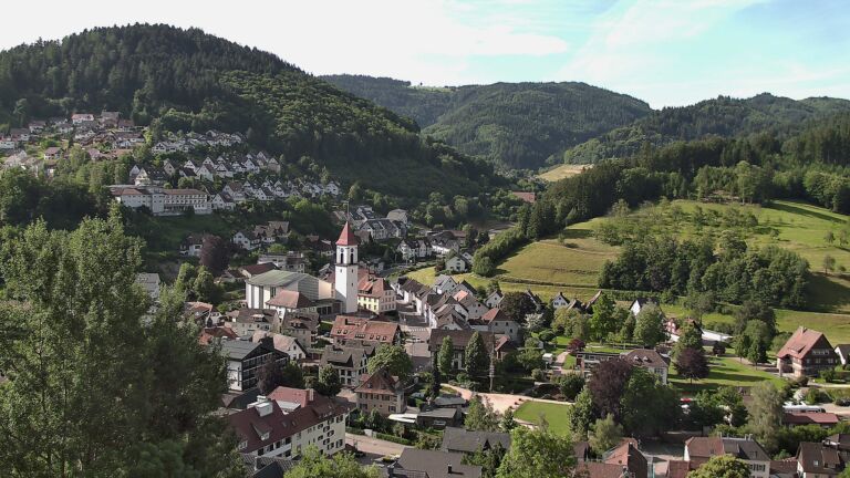 Dieses Bild zeigt eine Webcam-Aufnahme von Ottenhöfen, aufgenommen am Montag, den 08.06.2026 um 08:50 Uhr