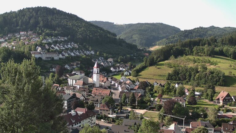 Dieses Bild zeigt eine Webcam-Aufnahme von Ottenhöfen, aufgenommen am Donnerstag, den 02.07.2026 um 08:20 Uhr