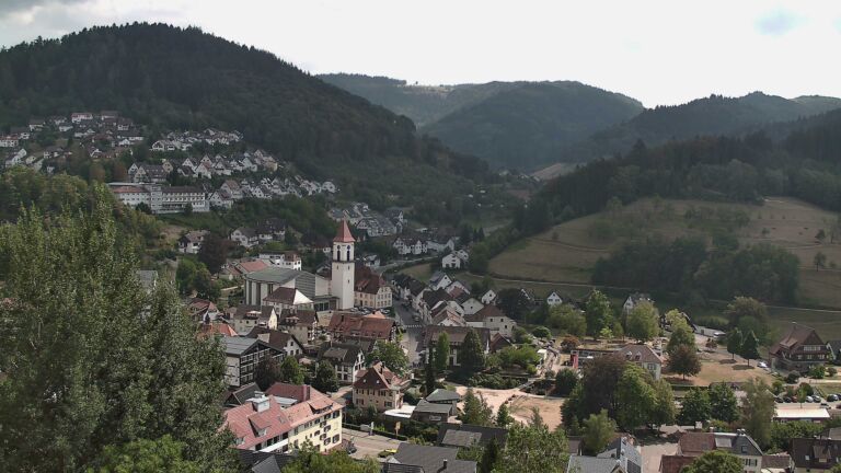 Dieses Bild zeigt eine Webcam-Aufnahme von Ottenhöfen, aufgenommen am Montag, den 17.08.2026 um 14:50 Uhr