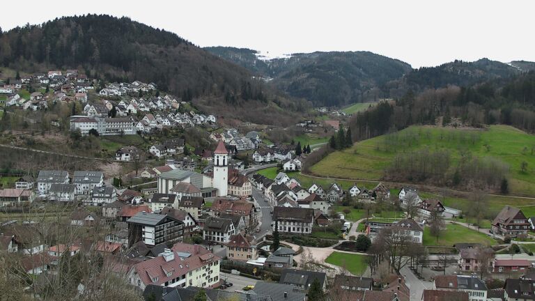 Dieses Bild zeigt eine Webcam-Aufnahme von Ottenhöfen, aufgenommen am Samstag, den 28.03.2026 um 09:30 Uhr