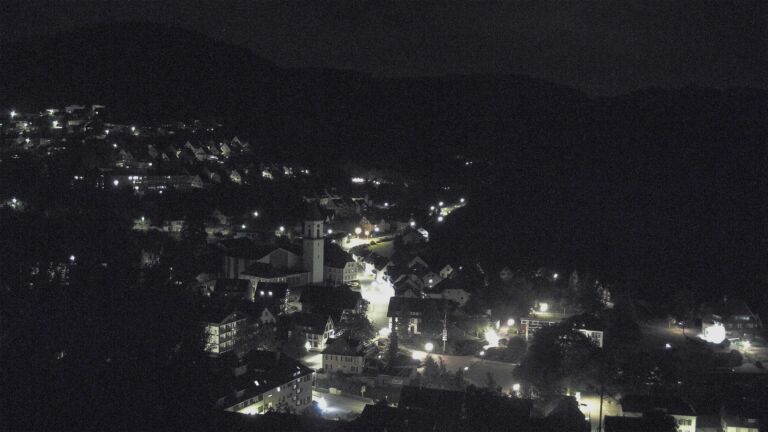 Dieses Bild zeigt eine Webcam-Aufnahme von Ottenhöfen, aufgenommen am Sonntag, den 05.07.2026 um 23:30 Uhr