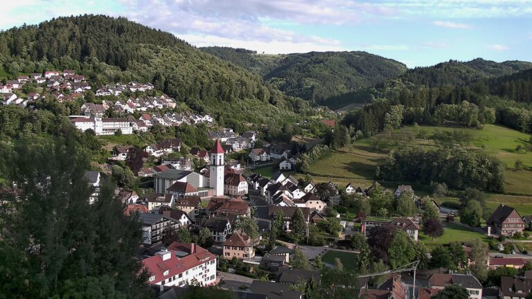 Dieses Bild zeigt eine Webcam-Aufnahme von Ottenhöfen, aufgenommen am Sonntag, den 14.06.2026 um 19:30 Uhr