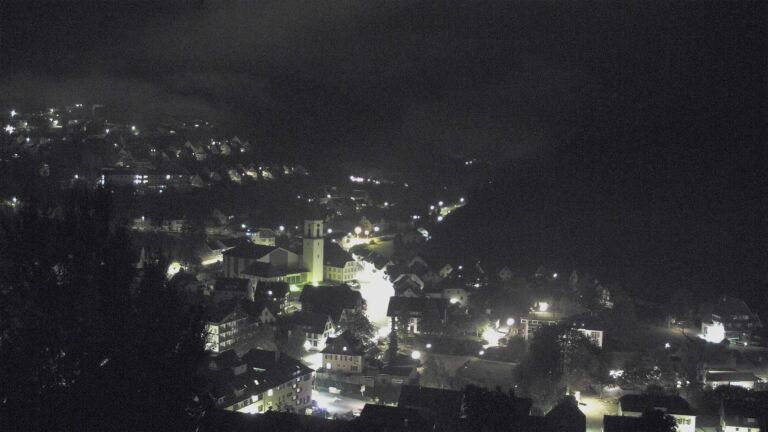 Dieses Bild zeigt eine Webcam-Aufnahme von Ottenhöfen, aufgenommen am Montag, den 19.10.2026 um 06:10 Uhr