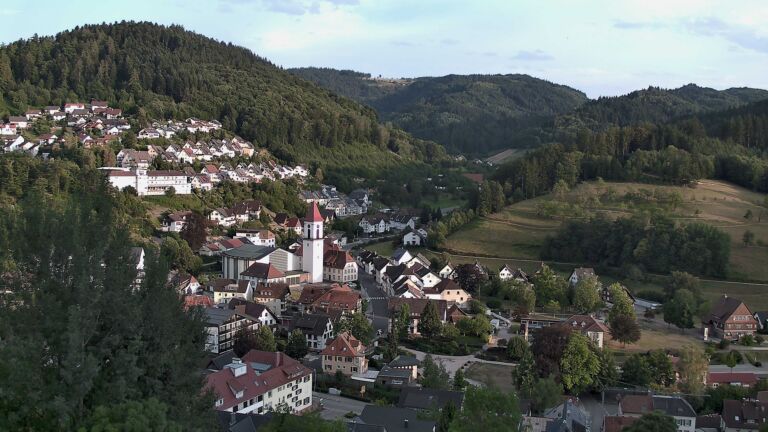 Dieses Bild zeigt eine Webcam-Aufnahme von Ottenhöfen, aufgenommen am Dienstag, den 04.08.2026 um 20:00 Uhr