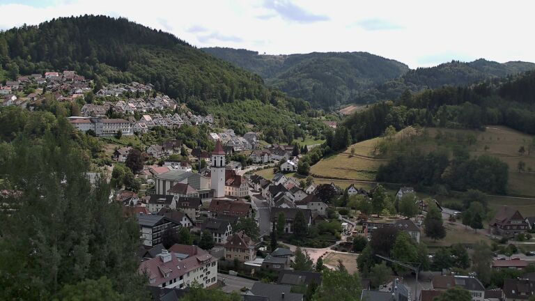 Dieses Bild zeigt eine Webcam-Aufnahme von Ottenhöfen, aufgenommen am Mittwoch, den 05.08.2026 um 14:30 Uhr
