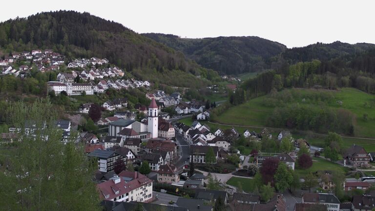 Dieses Bild zeigt eine Webcam-Aufnahme von Ottenhöfen, aufgenommen am Freitag, den 24.04.2026 um 20:30 Uhr
