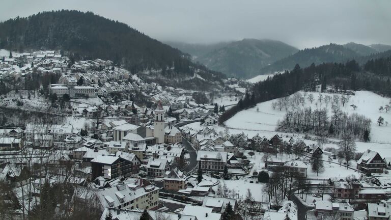 Dieses Bild zeigt eine Webcam-Aufnahme von Ottenhöfen, aufgenommen am Dienstag, den 06.01.2026 um 16:30 Uhr