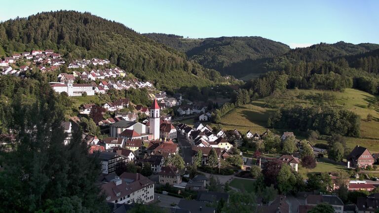Dieses Bild zeigt eine Webcam-Aufnahme von Ottenhöfen, aufgenommen am Freitag, den 05.06.2026 um 20:10 Uhr