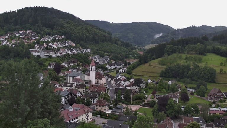 Dieses Bild zeigt eine Webcam-Aufnahme von Ottenhöfen, aufgenommen am Montag, den 08.06.2026 um 20:10 Uhr