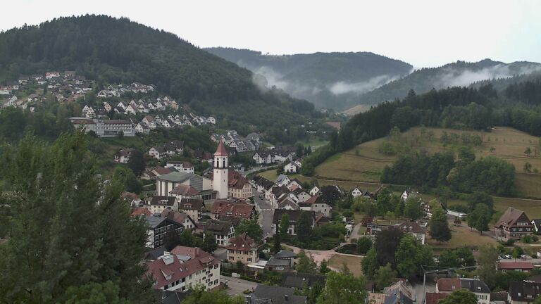 Dieses Bild zeigt eine Webcam-Aufnahme von Ottenhöfen, aufgenommen am Samstag, den 01.08.2026 um 08:10 Uhr