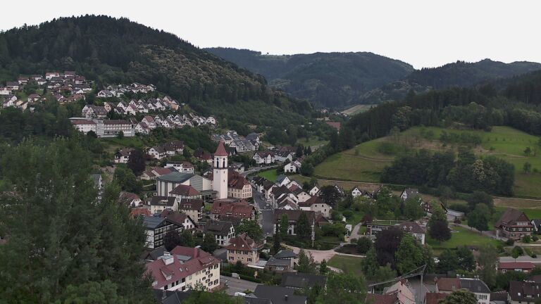 Dieses Bild zeigt eine Webcam-Aufnahme von Ottenhöfen, aufgenommen am Freitag, den 26.06.2026 um 20:10 Uhr
