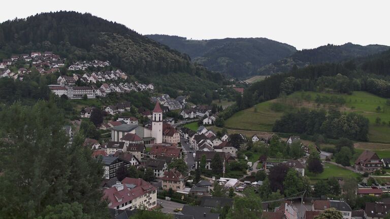 Dieses Bild zeigt eine Webcam-Aufnahme von Ottenhöfen, aufgenommen am Sonntag, den 21.06.2026 um 19:40 Uhr