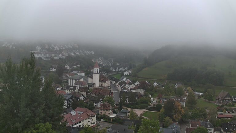 Dieses Bild zeigt eine Webcam-Aufnahme von Ottenhöfen, aufgenommen am Sonntag, den 18.10.2026 um 10:30 Uhr