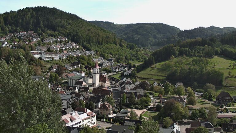Dieses Bild zeigt eine Webcam-Aufnahme von Ottenhöfen, aufgenommen am Montag, den 21.09.2026 um 15:30 Uhr