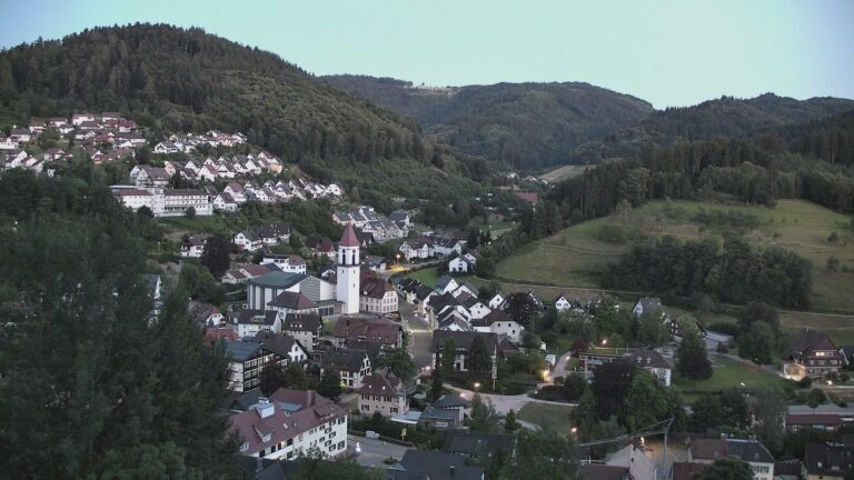 Dieses Bild zeigt eine Webcam-Aufnahme von Ottenhöfen, aufgenommen am Samstag, den 04.07.2026 um 22:00 Uhr