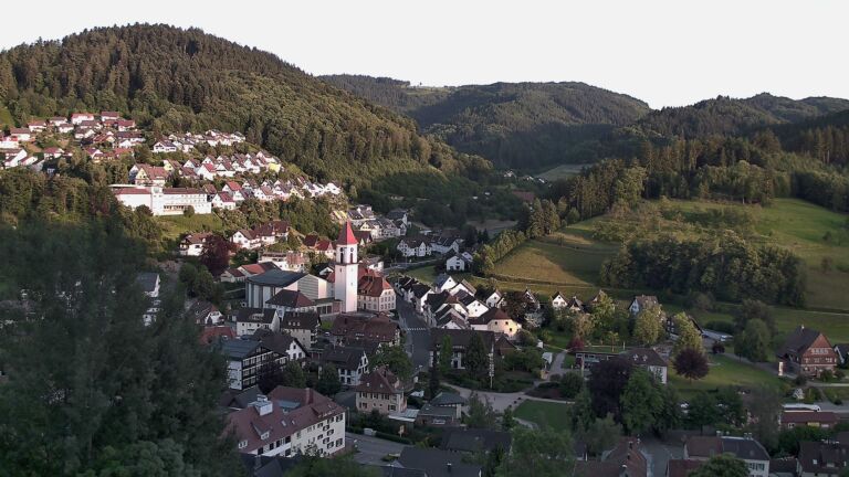 Dieses Bild zeigt eine Webcam-Aufnahme von Ottenhöfen, aufgenommen am Sonntag, den 07.06.2026 um 20:40 Uhr