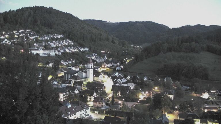 Dieses Bild zeigt eine Webcam-Aufnahme von Ottenhöfen, aufgenommen am Dienstag, den 06.10.2026 um 19:30 Uhr