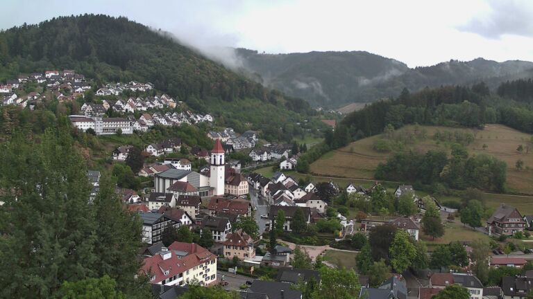 Dieses Bild zeigt eine Webcam-Aufnahme von Ottenhöfen, aufgenommen am Freitag, den 28.08.2026 um 10:20 Uhr