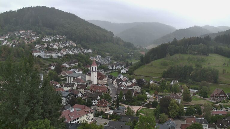 Dieses Bild zeigt eine Webcam-Aufnahme von Ottenhöfen, aufgenommen am Freitag, den 18.09.2026 um 13:40 Uhr
