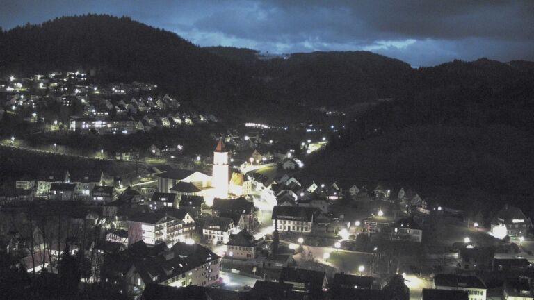 Dieses Bild zeigt eine Webcam-Aufnahme von Ottenhöfen, aufgenommen am Donnerstag, den 26.03.2026 um 19:30 Uhr