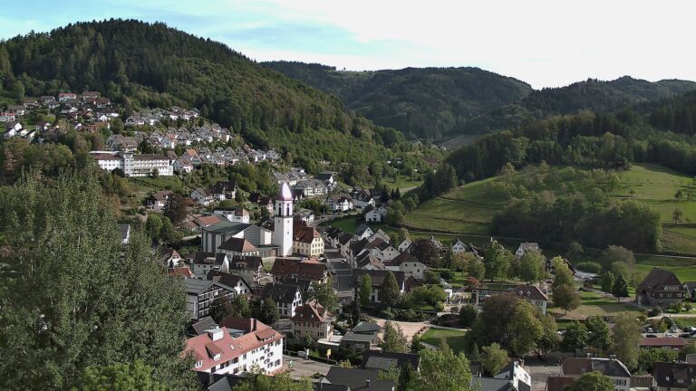 Dieses Bild zeigt eine Webcam-Aufnahme von Ottenhöfen, aufgenommen am Samstag, den 19.09.2026 um 16:40 Uhr