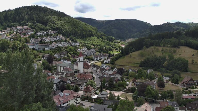 Dieses Bild zeigt eine Webcam-Aufnahme von Ottenhöfen, aufgenommen am Dienstag, den 21.07.2026 um 13:20 Uhr