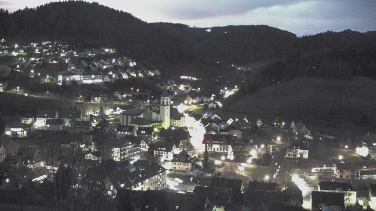 Dieses Bild zeigt eine Webcam-Aufnahme von Ottenhöfen, aufgenommen am Freitag, den 19.12.2025 um 07:30 Uhr