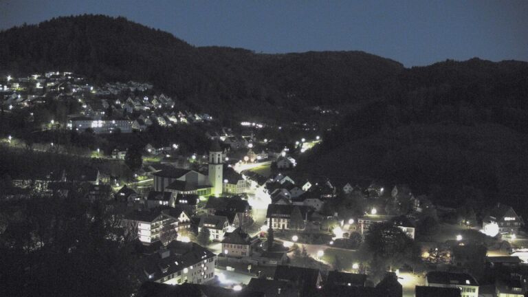 Dieses Bild zeigt eine Webcam-Aufnahme von Ottenhöfen, aufgenommen am Freitag, den 24.04.2026 um 21:30 Uhr