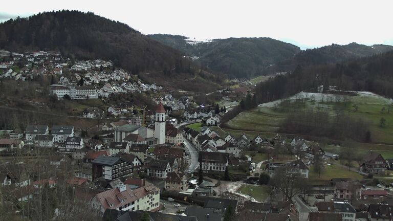 Dieses Bild zeigt eine Webcam-Aufnahme von Ottenhöfen, aufgenommen am Freitag, den 09.01.2026 um 13:10 Uhr